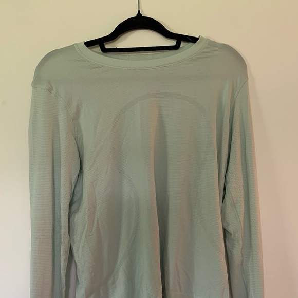 Lululomon long sleeve - Picture 1 of 4